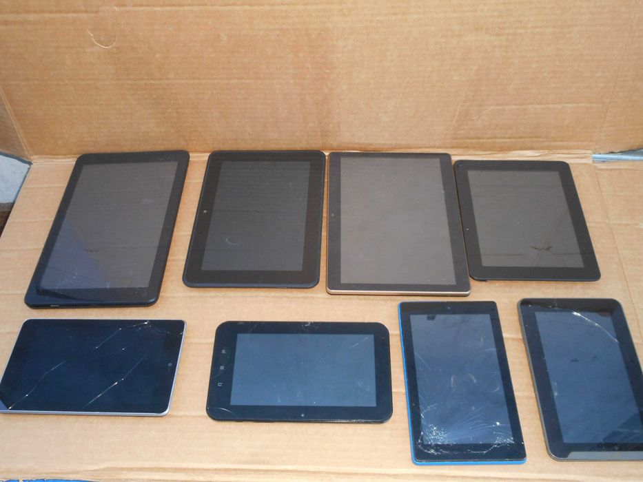 Планшеты на запчасти 8 штук