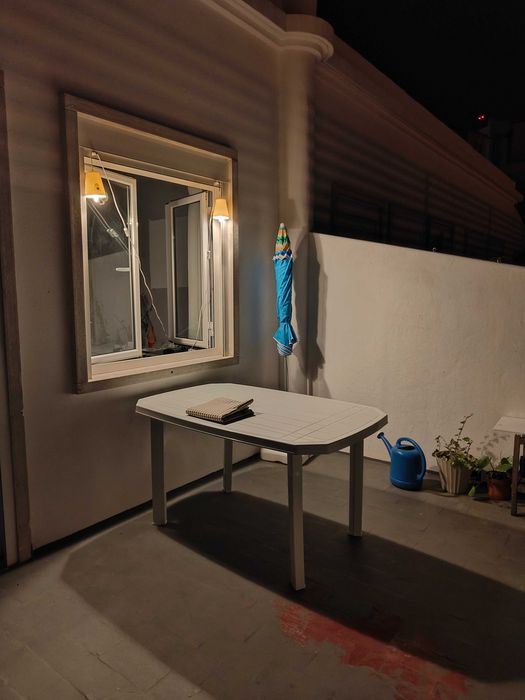 Mesa de resina branca 140 x 90 cm