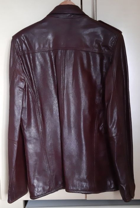 Casaco em pele.