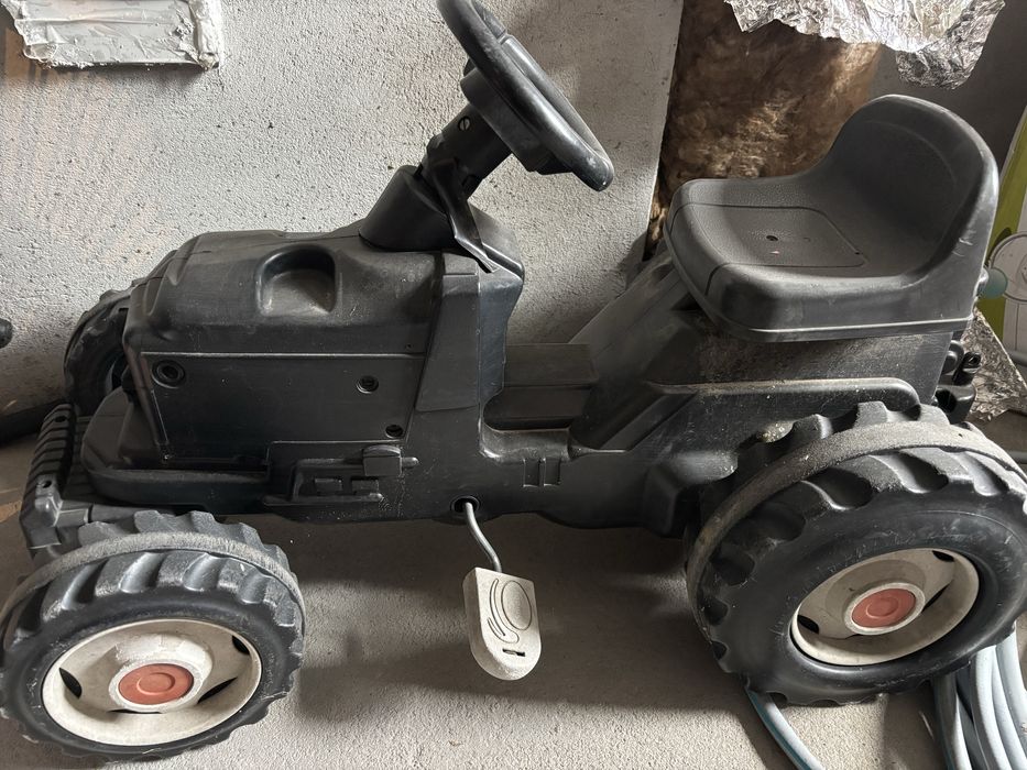 Traktor jeździk dla dzieci