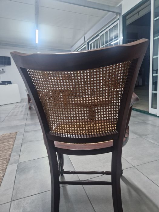 Vendo 1 cadeira em madeira e verga vintage