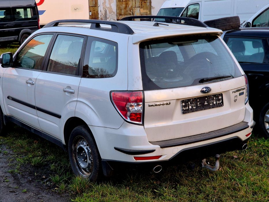 Zderzak tylny Subaru Forester SH biały 0⁠7⁠-⁠1⁠5 NOWE