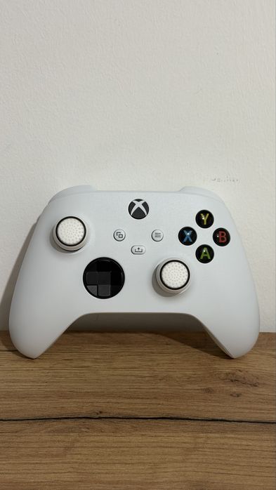 Xbox Series S 512GB  + 2 comandos + vários acessórios