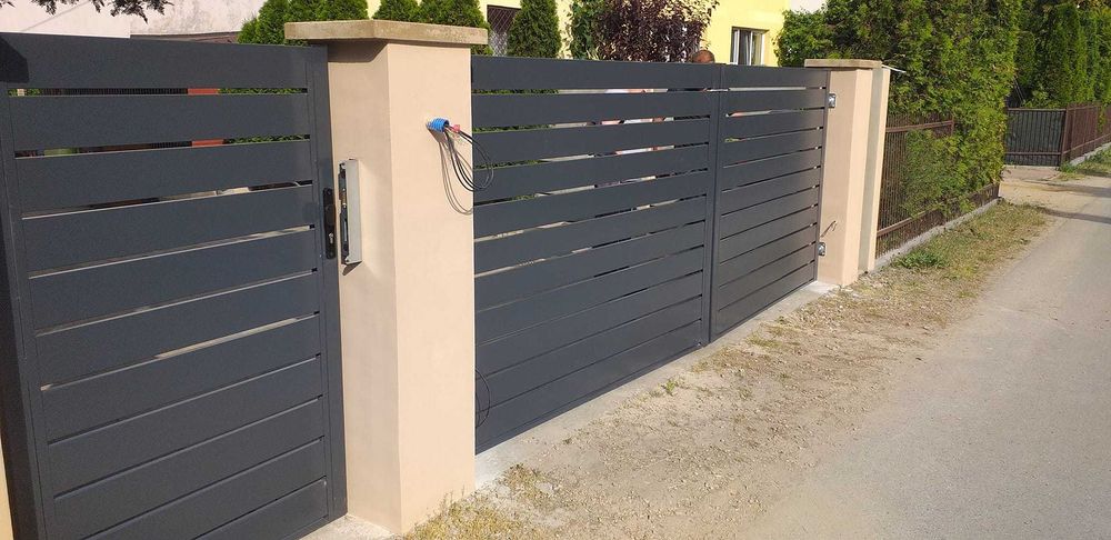 Brama palisadowa uchylna + furtka