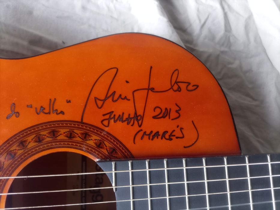 Viola Assinada por Rui Veloso