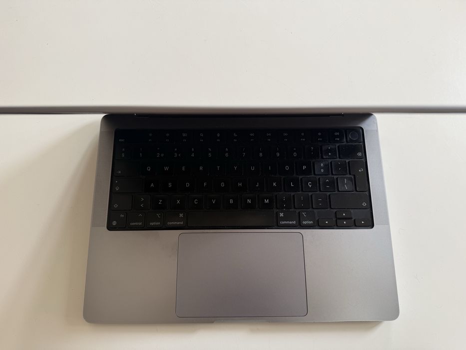 MacBook Pro 14” M1 Pro – 16GB RAM – 512GB SSD