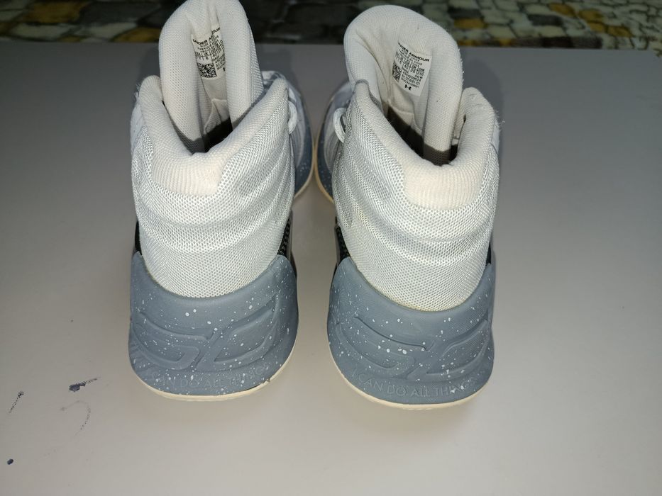 Under Armour nr 40--25 cm