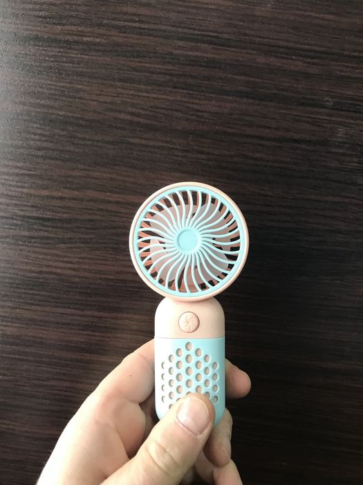 Продам ручной вентилятор