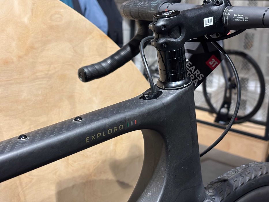 Aero Gravel 3T Racemax Italia, karbonowe koła, Sram Rival