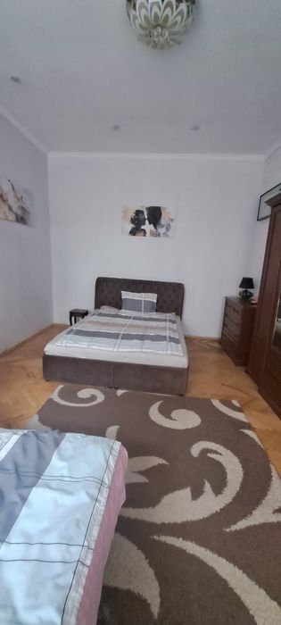 Затишна 2х кімн. квартира в центрі міста. З індивідуальним опаленням.