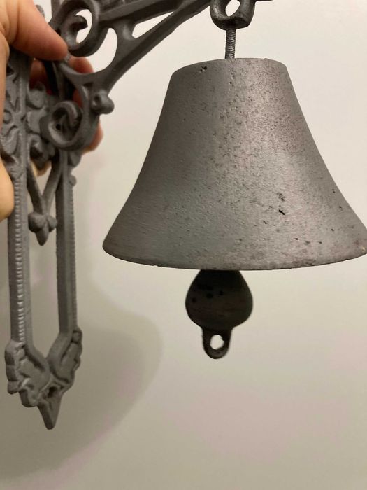 Metalowy dzwonek
