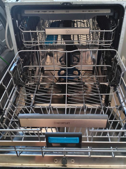 Zmywarka Electrolux KECB7310L ComfortLift (podnoszony dolny kosz) + szuflada na sztućce