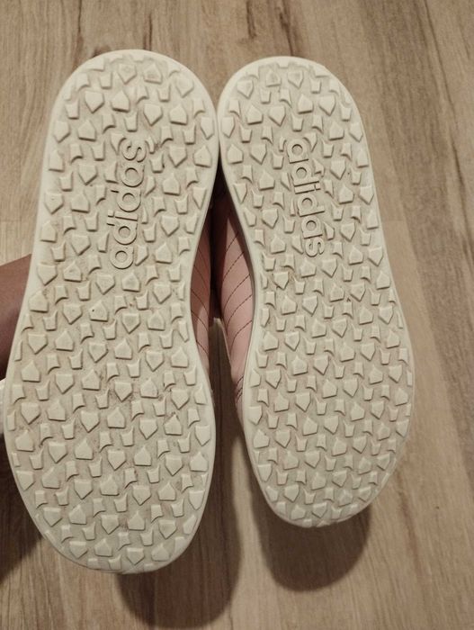 Adidasy dla dziewczynki