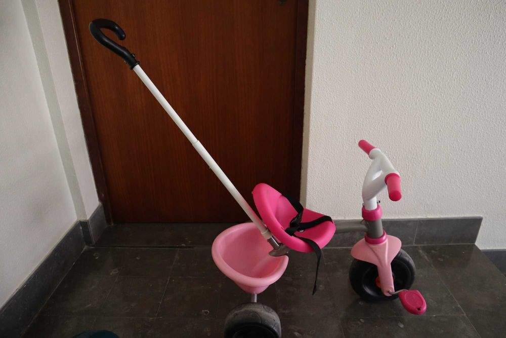 Triciclo Infantil Rosa com Guiador