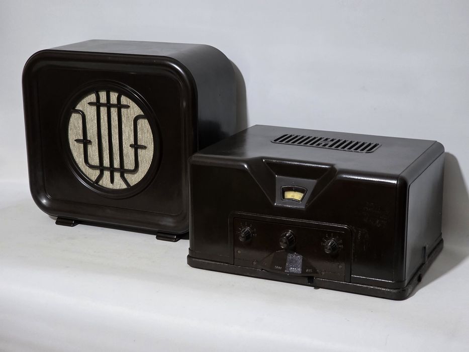 Rádio antigo reparado SABA