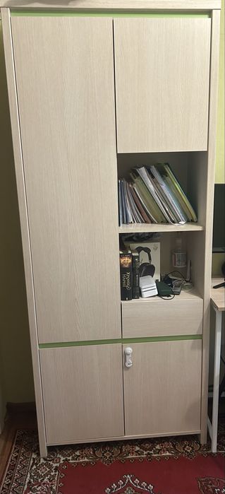 ліжко і меблі комплект