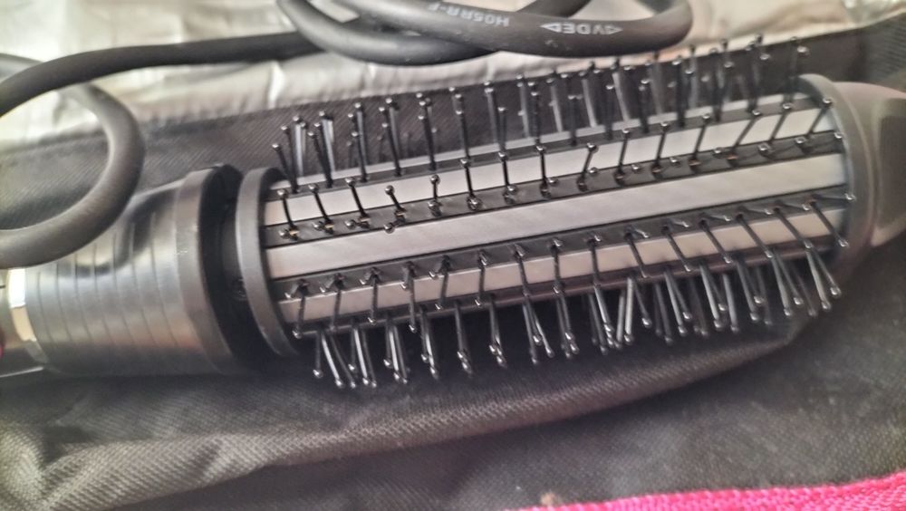 Escova modeladora elétrica nova