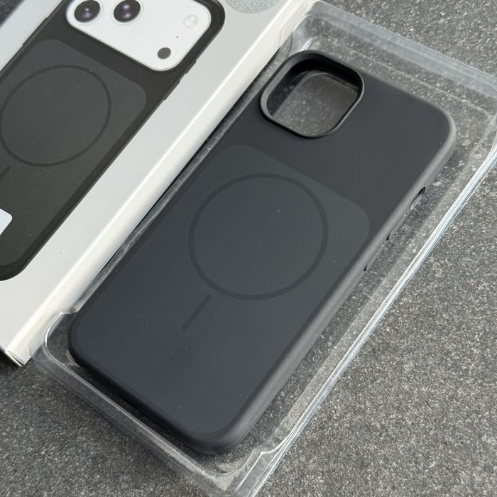 Чохол на iPhone 13, чорно-сірий з підтримкою MagSafe та мікрофіброю
