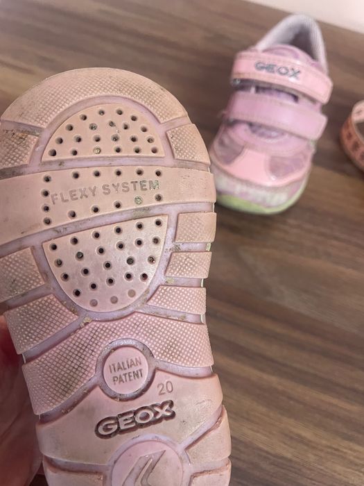 Рожеві кросівки Geox 20 розмір