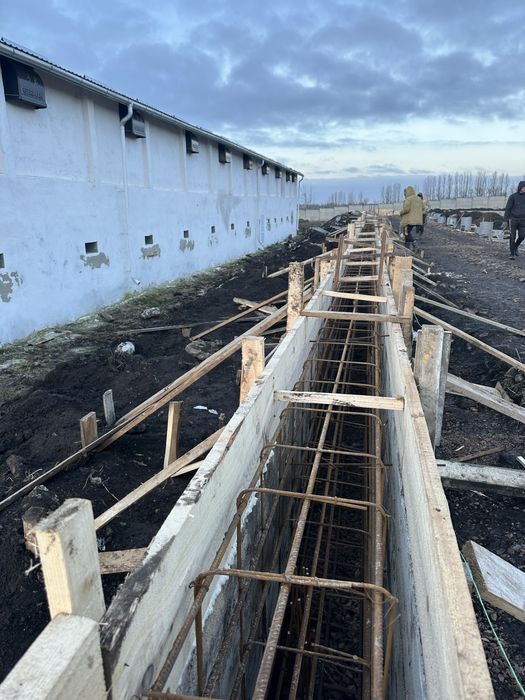 Виконуєм будівельні роботи