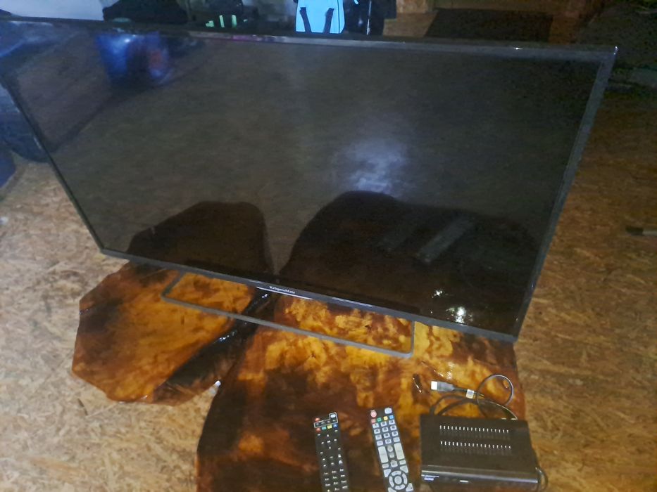 Telewizor  HDMI. KRUGER  MATE 42 Cali + DEKODER    Wzmacniacz