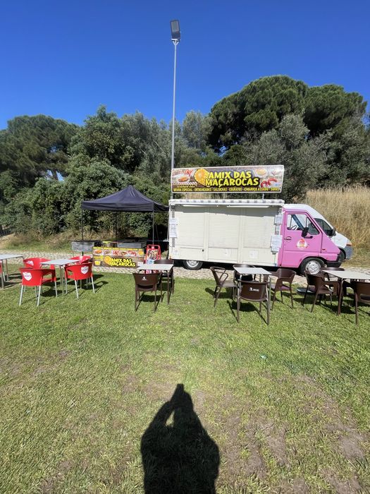Vendo FOOD TRUCK pronta a trabalhar e legalizado Renault master  Bifanas , Cocktail e Maçarocas  30.000€
