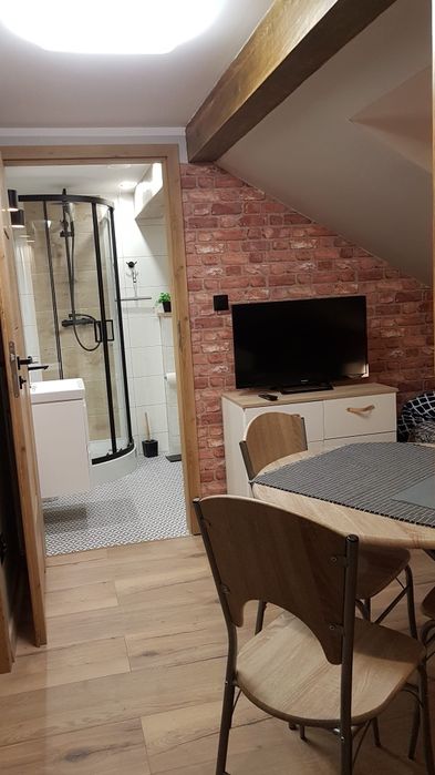 Pracownicze pokoje z łazienkami dla firm.