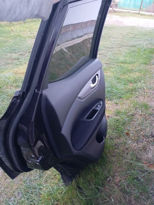 Двері Nissan rogue Qashqai j11 в зборі