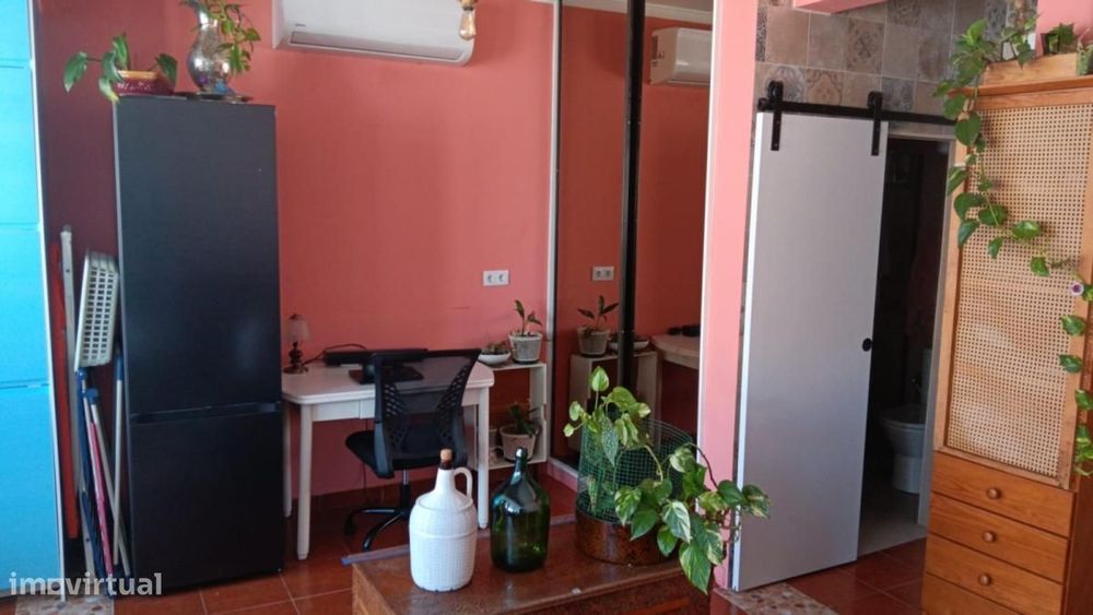 Estúdio - localizado em Arroios Lisbon