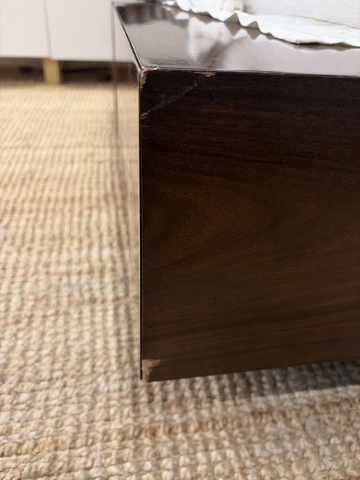 Mesa de centro modular de design moderno em tom nogueira/madeira escura