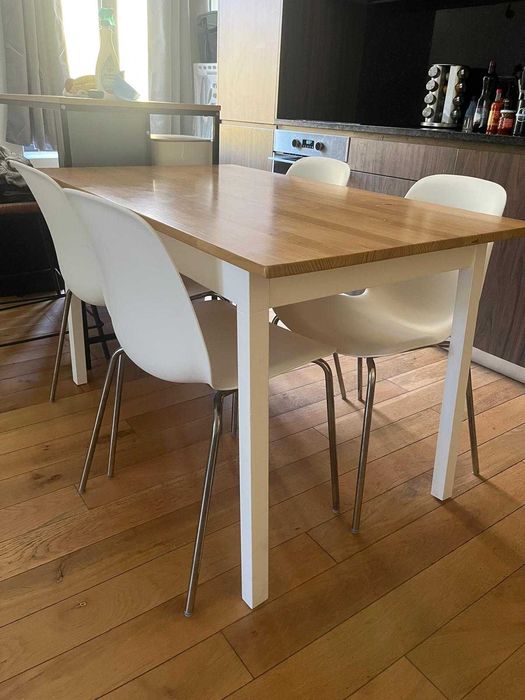 Mesa de cozinha com 4 cadeiras