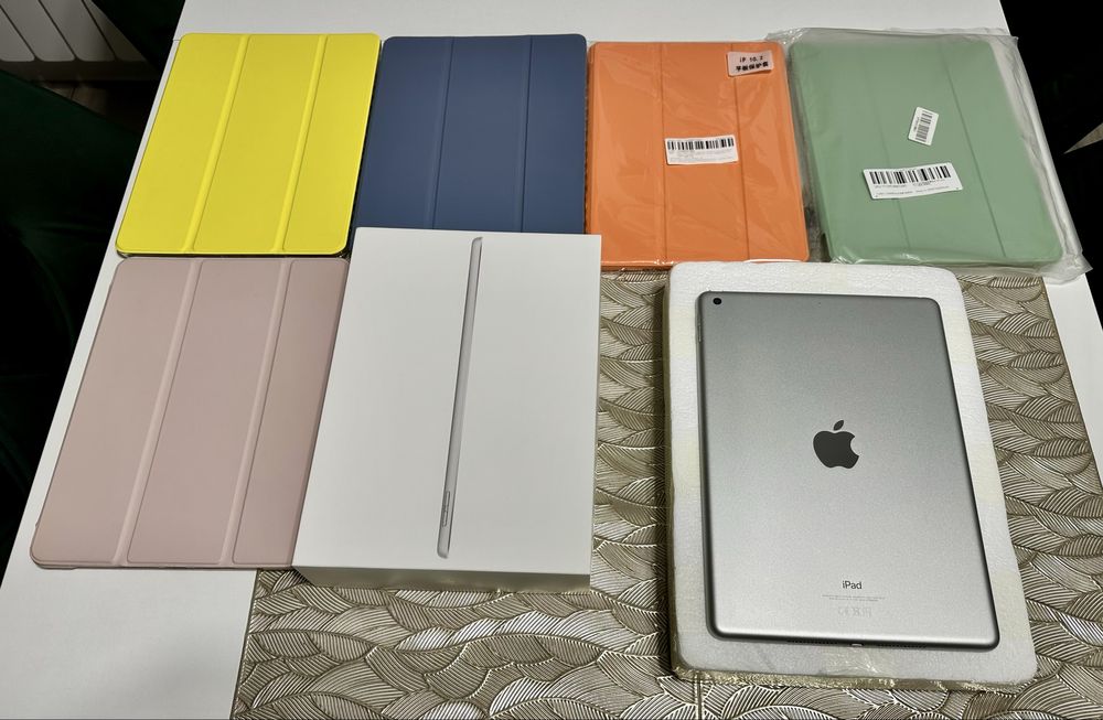 iPad 9th, srebrny, stan idealny. Duży zestaw. Apple. Mało używany.