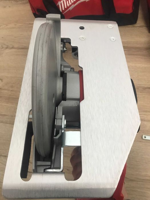 Дискова безщіткова пила Milwaukee M18 BLCS66,паркетка,з Англії