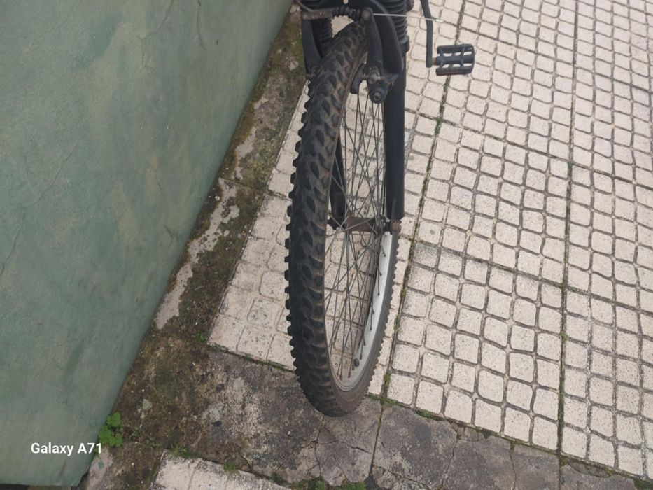 Vende se bicicleta