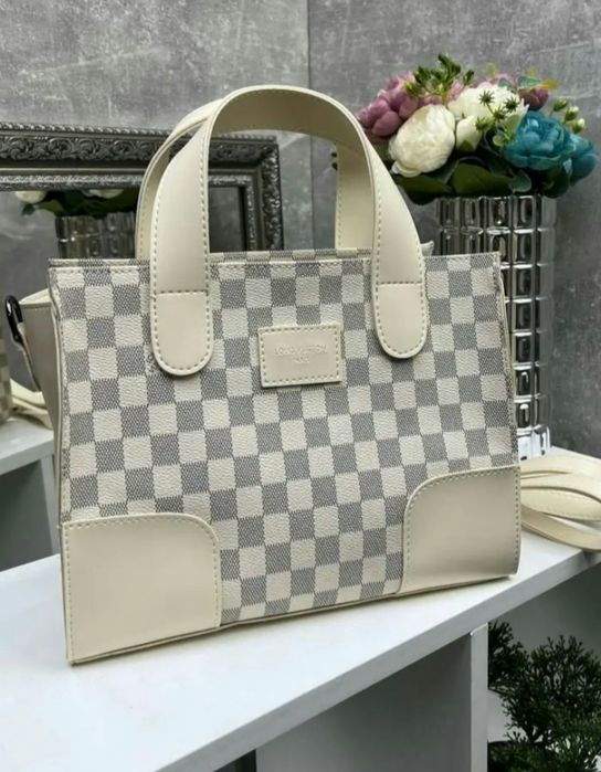 Стильная сумка кросс-боди сумочка в стиле Tote Bag молочного цвета