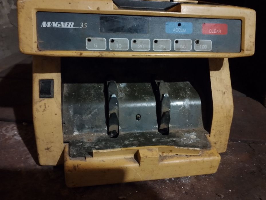 Ретро машинка для рахунку банкнот