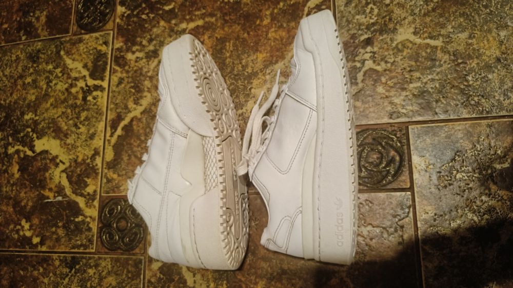 Adidas forum low bold