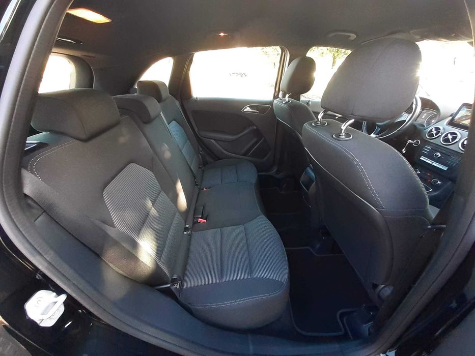 Mercedes B180d | LED | Park Assist | Excelente estado