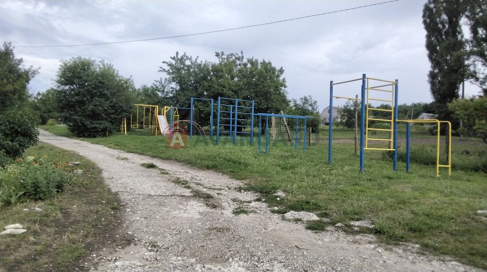 Продам земельну ділянку для забудови в зручному місці в Романково