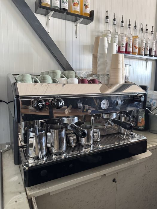 Професійна кофемашина, мультибойоерна, кавоварка