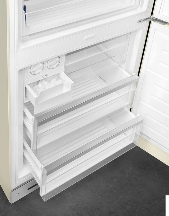 Frigorífico combinado Smeg FAB38RCR5 bege