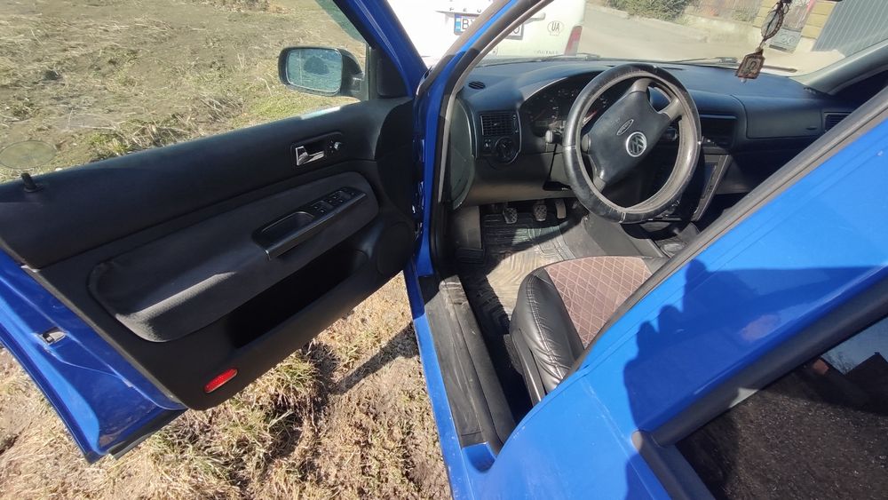 Продам , Фольксваген гольф 1.6 б.