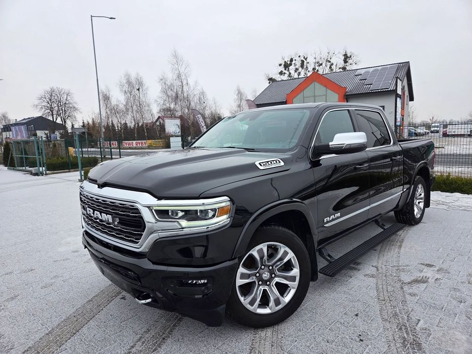 RAM 1500 5.7 Hemi Limited 2023r Niski przebieg