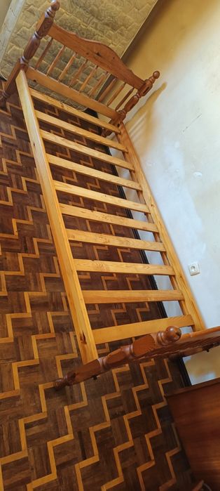 Cama single madeira