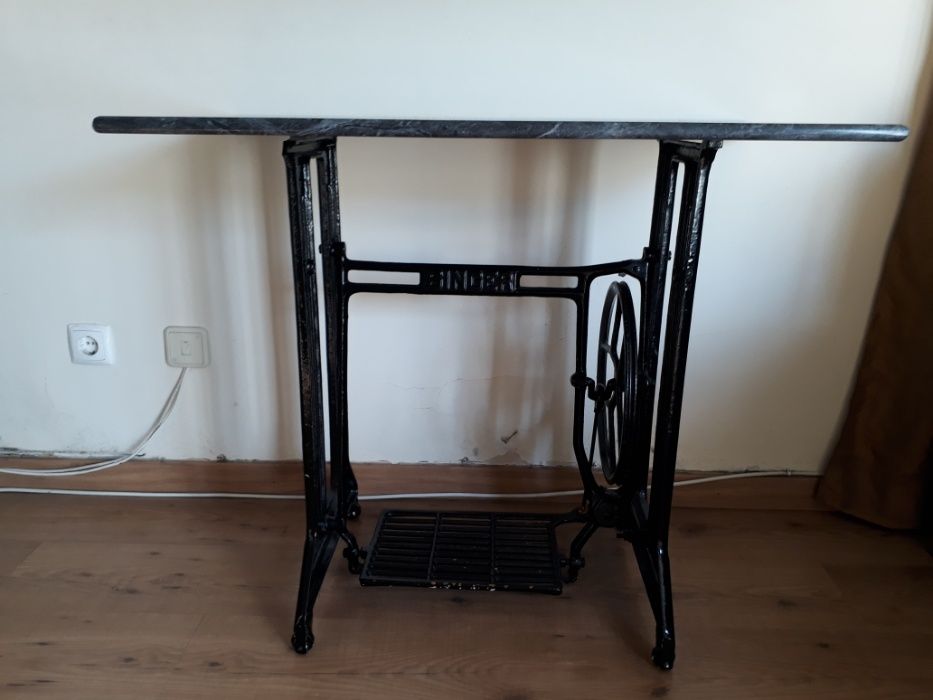 Mesa de Maquina de Costura Antiga Singer