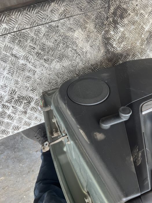 Дверь зад левая седан Opel vectra c опель вектра с год 04