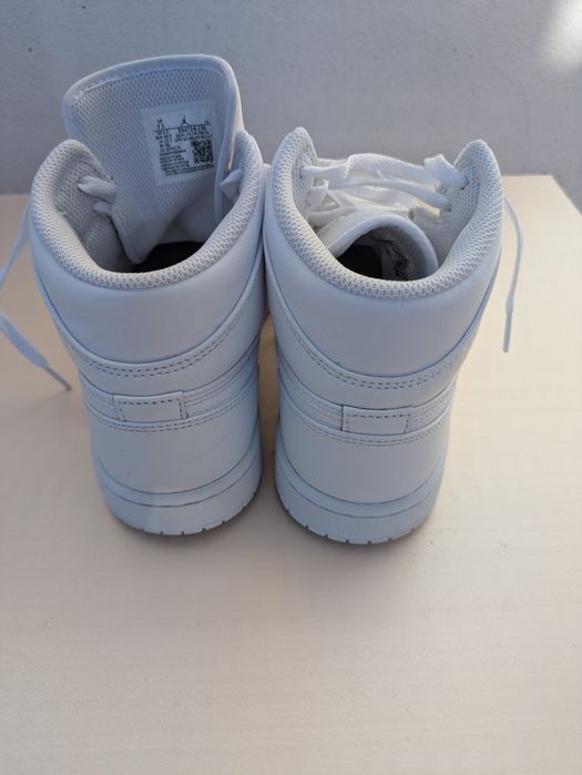 Sapatilhas Nike Air Jordan 1 Mid usadas
