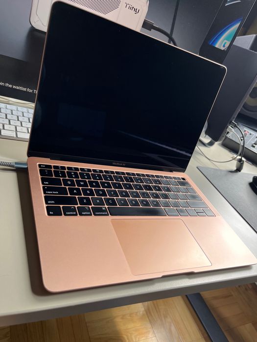 2019 MacBook Air 13" i5 8GB 250GB