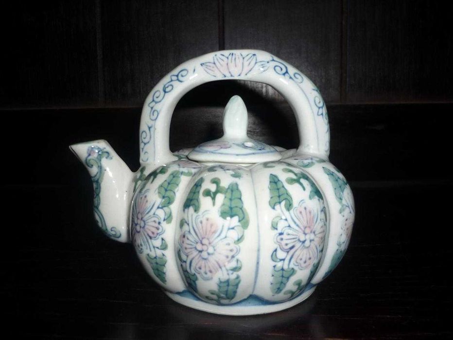 Bule gomado em faiança chinesa