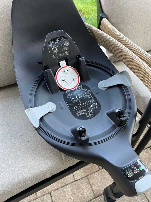 cybex cloud t i-size z bazą